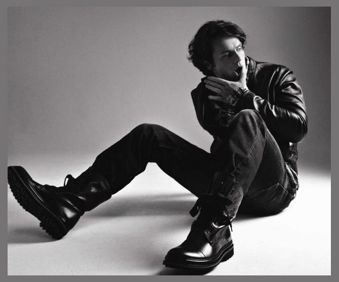 Jonathan Groff
